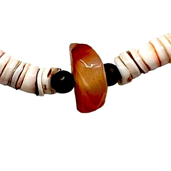 Vintage Natural Shell & Carnelian Bead Necklace.  A25 - Picture 3 of 9